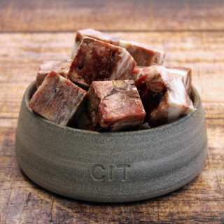 Ochsenfleisch in Würfeln 1 kg BARF Frostfutter
